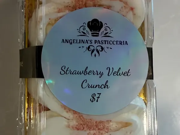 Strawberry Velvet Crunch Cake