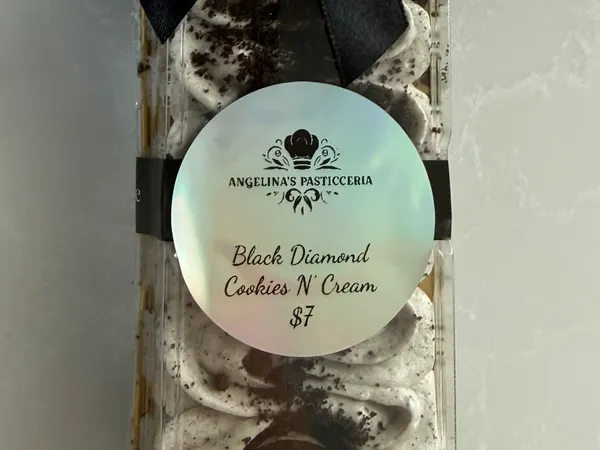 Black Diamond Cookies N’ Cream Cake